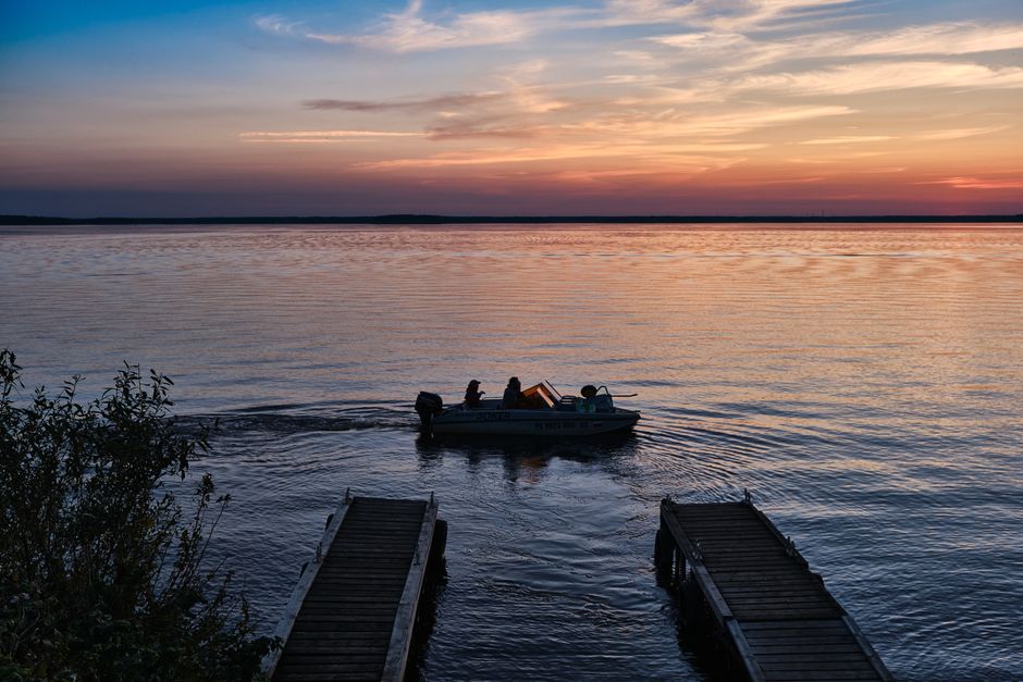 Floating Docks for Ponds and Lakes: Kits vs Inflatable