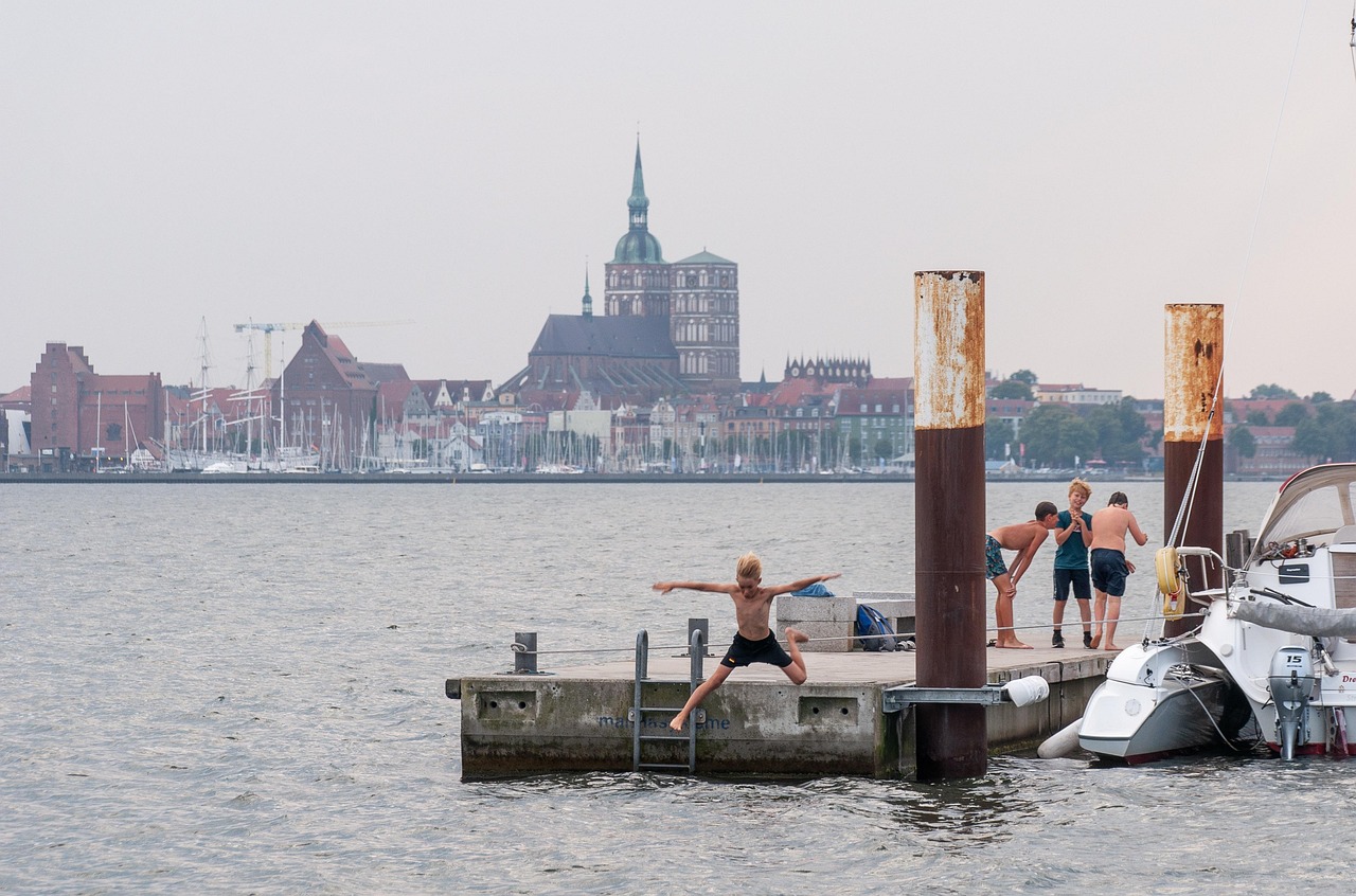 Children, sea, to bathe, nature, fun, summer, jumping, water