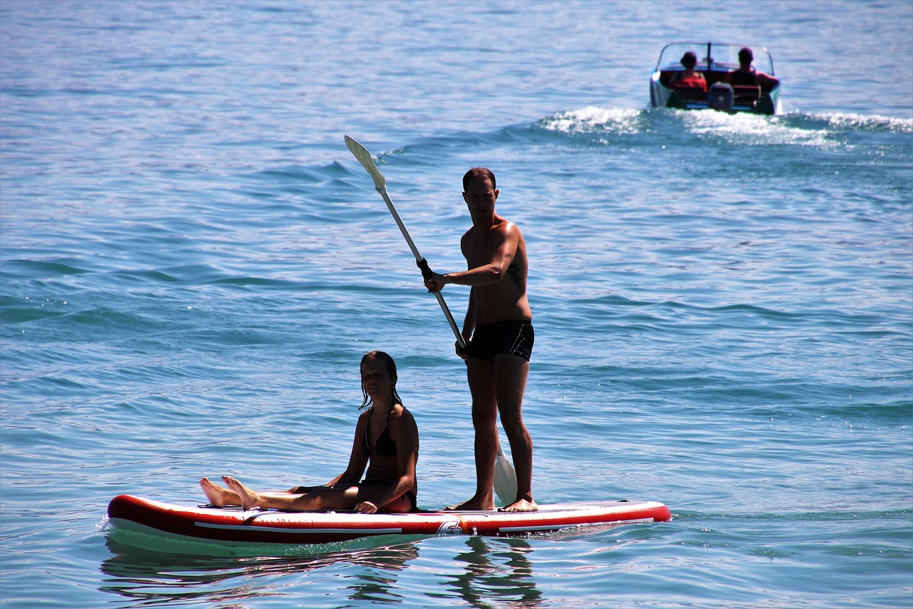 Sup, on the water, board, couple, to swim, rest, water, relaxation, lake, bodensee, together, active recreation, summer, the person, the sun, people, holiday, solar, relax, perspective, sunny, nature,